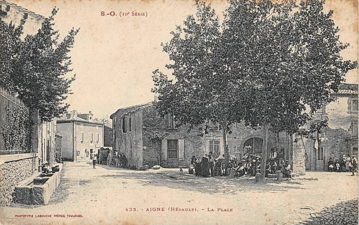 La place à Aigne